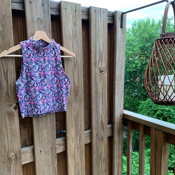 Forever 21 Floral Mock-Neck Crop Top - Picture 1 of 6